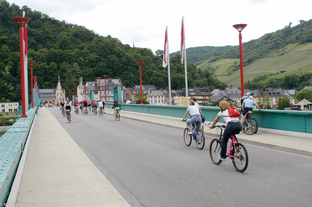 Die Trarben-Trarbacher Brücke  bei Happy Mosel